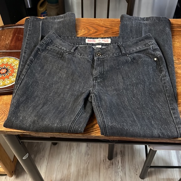 Mossimo Supply co boot cut low rise jeans - Picture 3 of 3